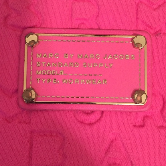 Marc Jacobs Laptop Case - Picture 8 of 8